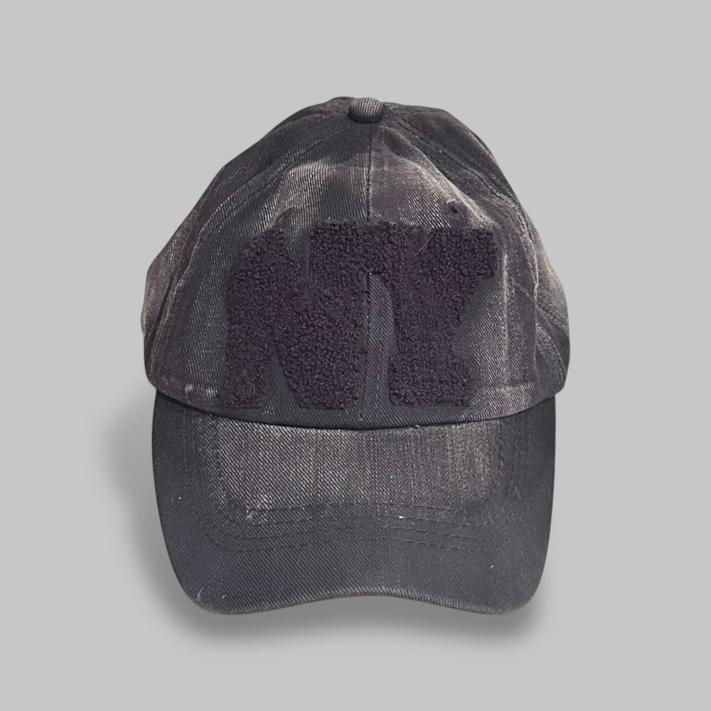 Black Distressed NY Patch Baseball Cap – One Size Adjustable